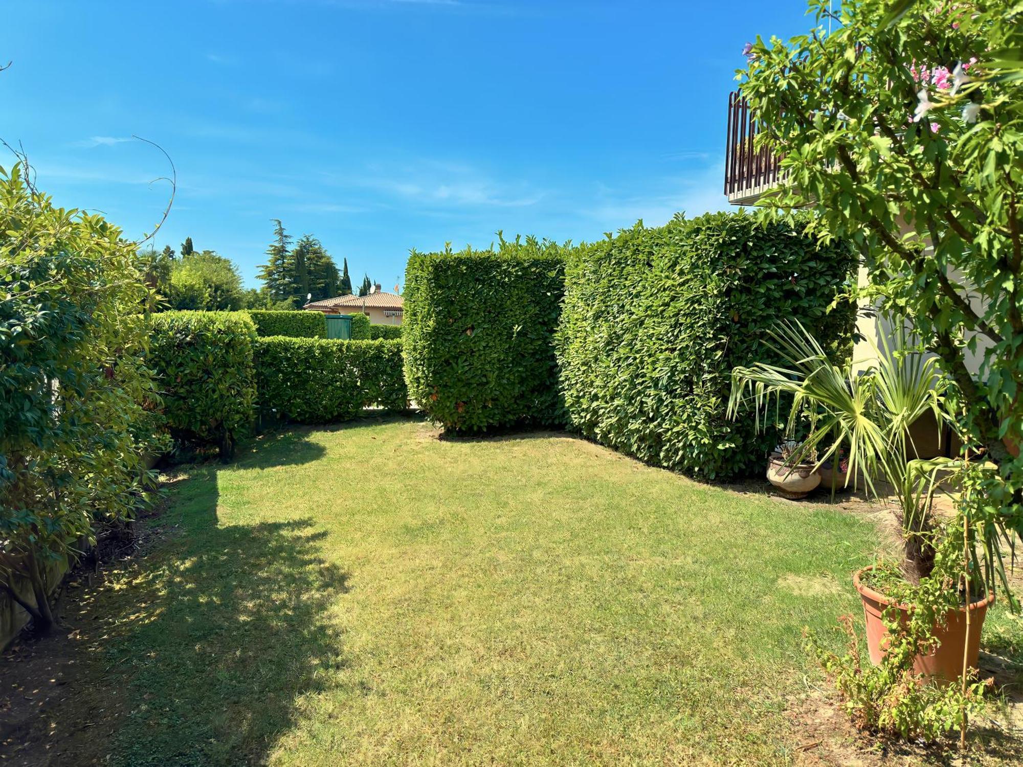 Incanto Apartment Lazise - Pools E Garden Exterior foto